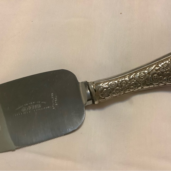 Vintage Hunt Silver Co. Repousse Cake Server - Picture 5 of 8